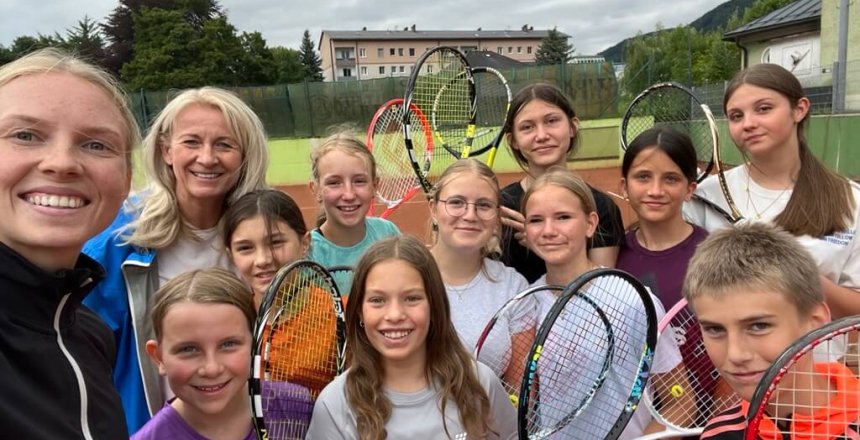 Tennis für Anfängerinnen und leicht Fortgeschrittene